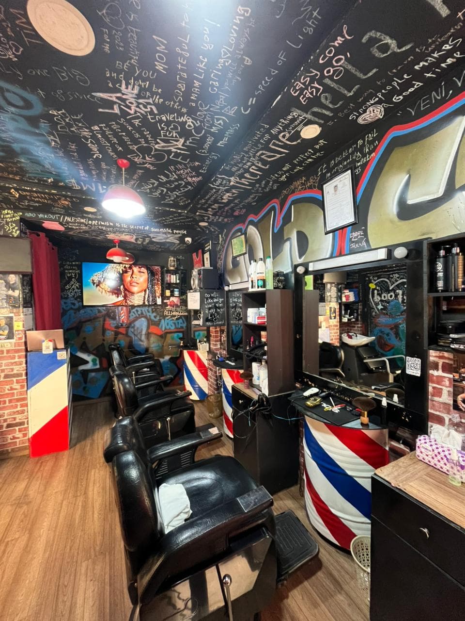 Goldcut Barbershop exterior photo